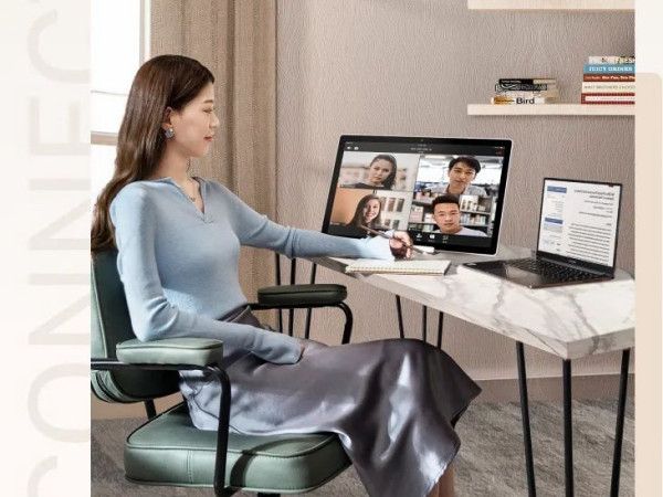 小度添添自由屏，超大屏更全能！